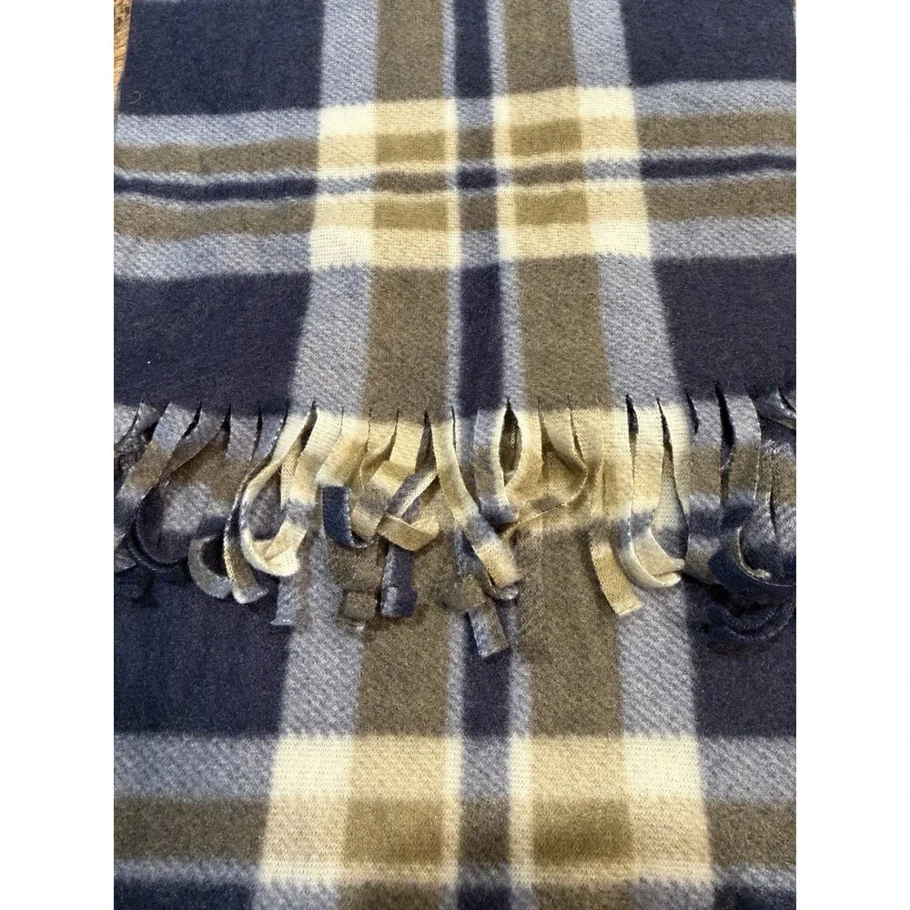 Old Navy Mens Plaid Flannel Scarf One Size Blue White Plaid Fringe 10x52